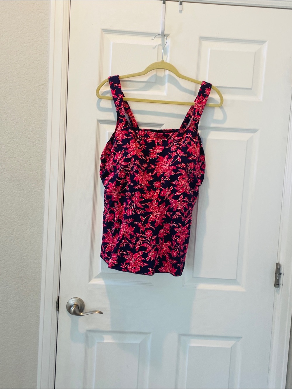 Lands' End Navy Tank with Bright Pink Floral Print 1x Sz 1X NWOT